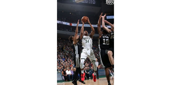 Milwaukee Bucks continua 5 vittorie consecutive
